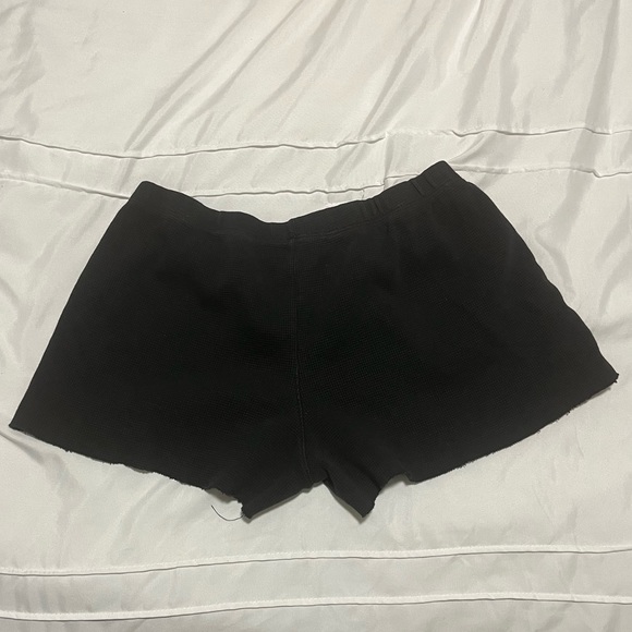 J. Galt by Brandy Melville Emery Waffle Shorts - Picture 2 of 2